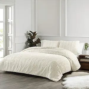 Get Cozy with UGG 13712 Alondra King Comforter Set: A Review by Lady Eloise Montgomery